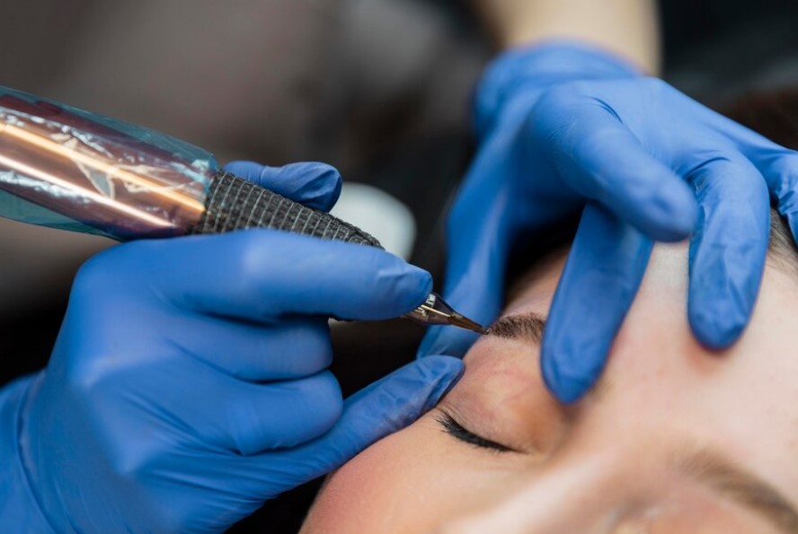 How Long Does Semi-Permanent Tattoo Eyeliner Last?